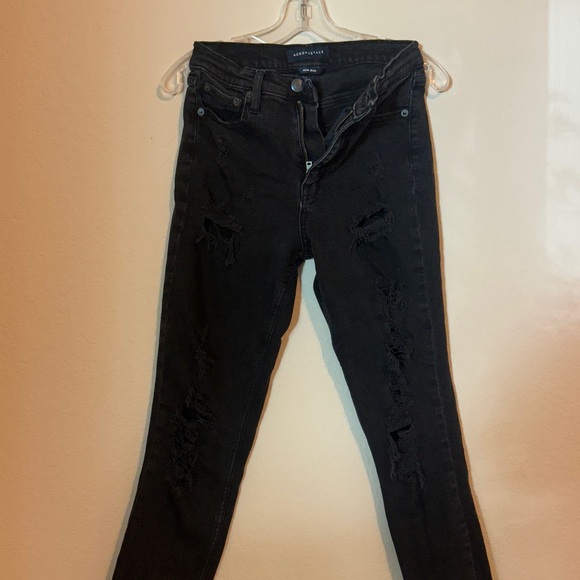 Aeropostale Mom jeans! Comfy cute - Picture 1 of 3